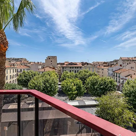 L'etoile D'or Avec Terrasse Au Centre De * Cannes